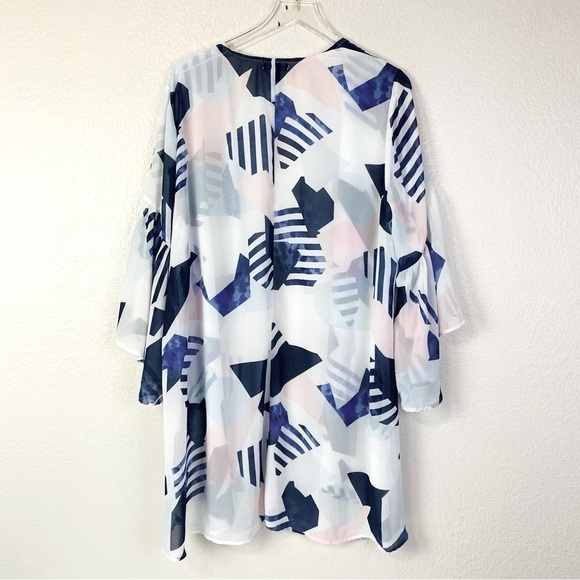 Torrid Abstract Print Chiffon Bell Sleeve Kimono Size 1X/2X - Picture 4 of 7